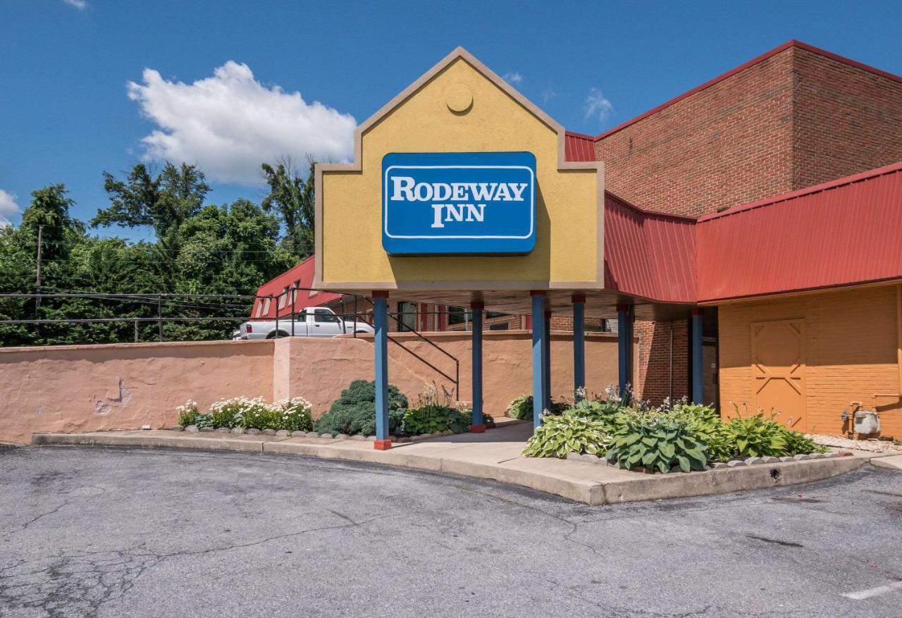 Rodeway Inn Wormleysburg - Harrisburg Exterior photo