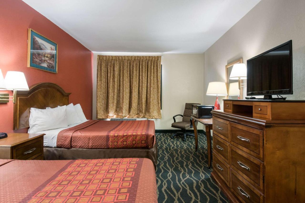 Rodeway Inn Wormleysburg - Harrisburg Exterior photo