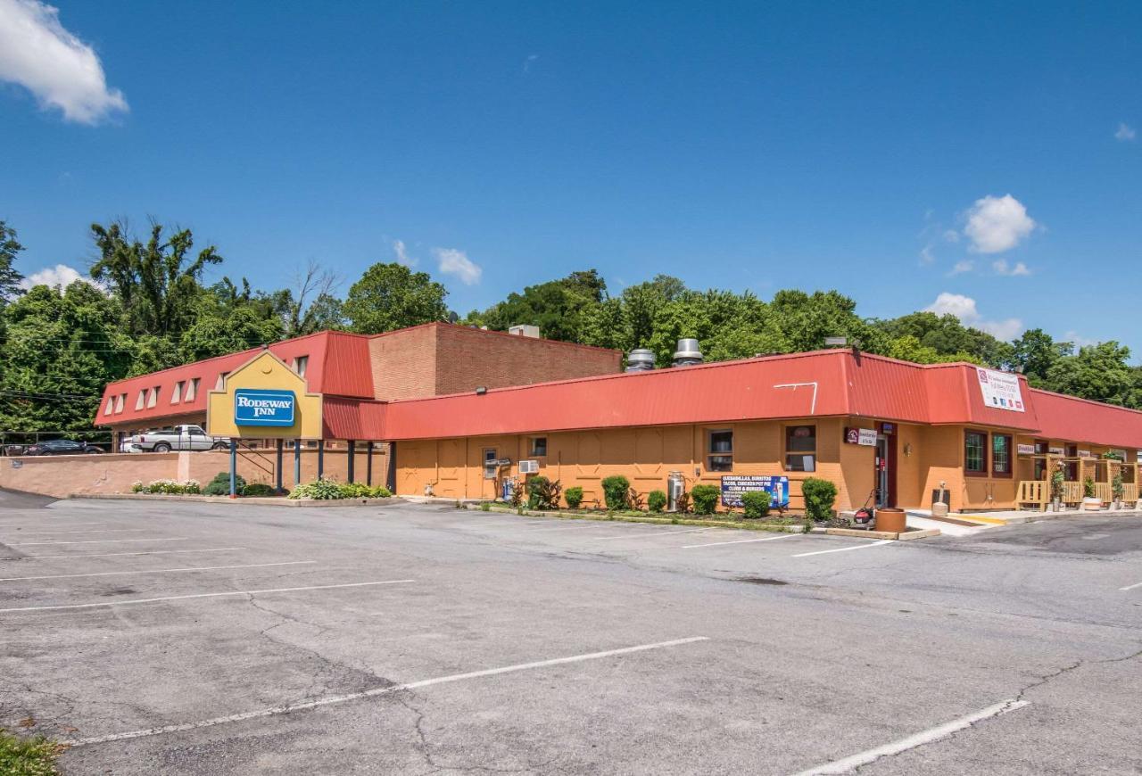 Rodeway Inn Wormleysburg - Harrisburg Exterior photo