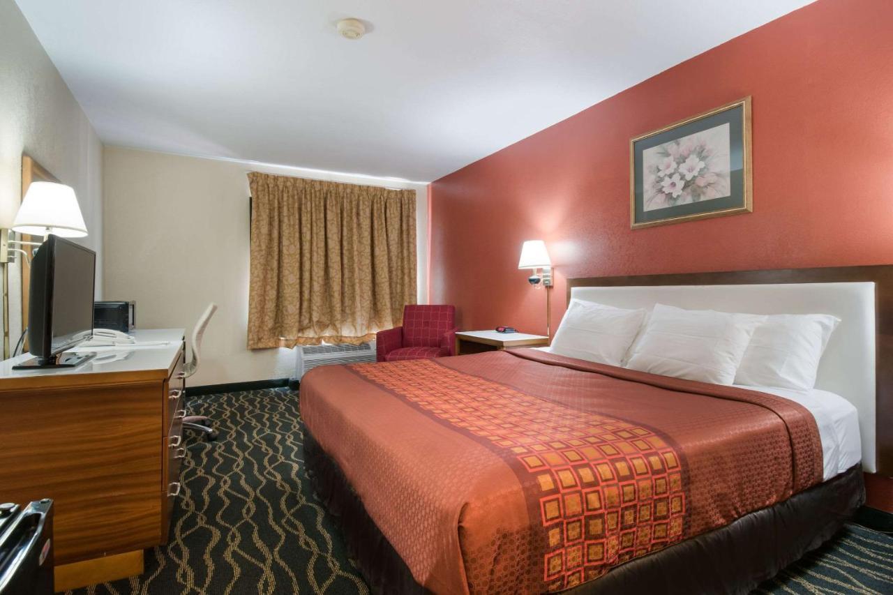 Rodeway Inn Wormleysburg - Harrisburg Exterior photo