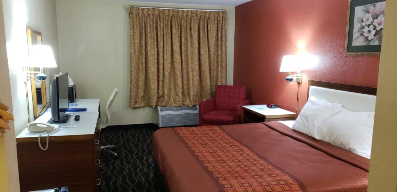 Rodeway Inn Wormleysburg - Harrisburg Exterior photo