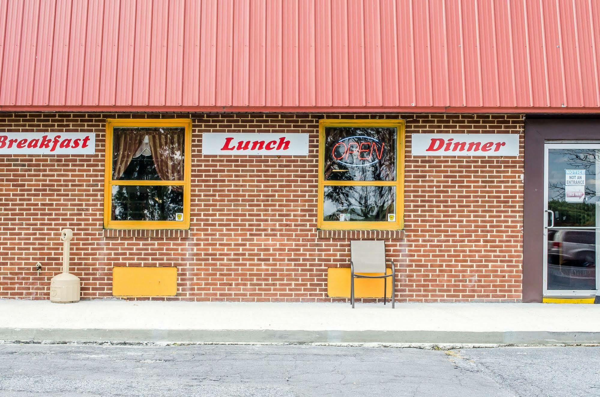 Rodeway Inn Wormleysburg - Harrisburg Exterior photo